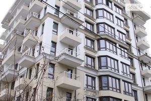 Продается 1-комнатная квартира 55 кв. м в Львове