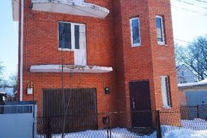 Продается дом на 3 этажа 170 кв. м с беседкой