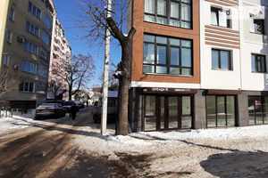 Здається в оренду приміщення вільного призначення 42 кв. м в 10-поверховій будівлі