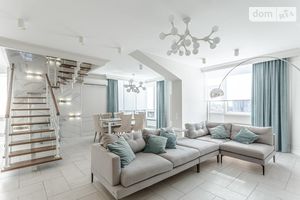 Сдается в аренду 3-комнатная квартира 135 кв. м в Киеве