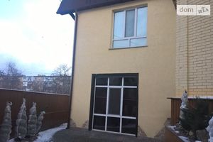 Продается дом на 3 этажа 235 кв. м с садом
