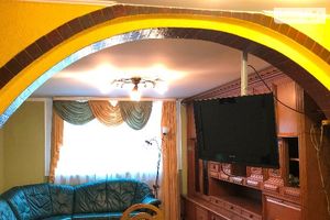 Продається будинок 3 поверховий 272 кв. м з балконом
