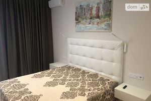 Сдается в аренду 1-комнатная квартира 42 кв. м в Киеве