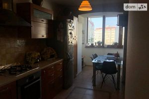 Продается 3-комнатная квартира 90 кв. м в Одессе