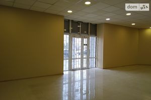 Здається в оренду нежитлове приміщення в житловому будинку 55 кв. м в 4-поверховій будівлі