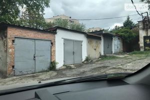Продається окремий гараж під легкове авто на 21 кв. м