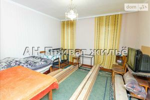 Продається 2-кімнатна квартира 35 кв. м у Полтаві