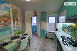 Продається 3-кімнатна квартира 80.4 кв. м у Хмельницькому