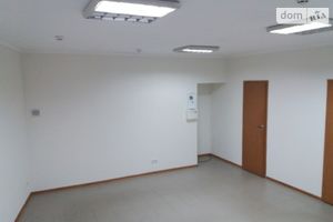 Продается офис 33 кв. м в нежилом помещении в жилом доме