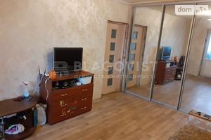 Продается 3-комнатная квартира 77.3 кв. м в Киеве