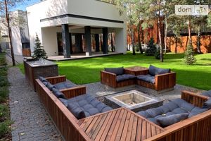 Продается одноэтажный дом 240 кв. м с балконом