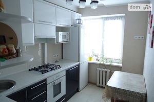 Продается 3-комнатная квартира 63 кв. м в Кривом Роге