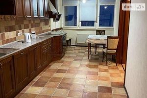 Сдается в аренду 3-комнатная квартира 122 кв. м в Киеве