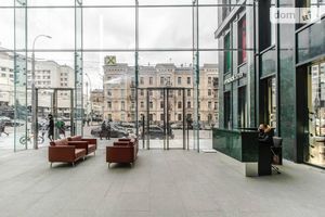 Продается 3-комнатная квартира 100 кв. м в Киеве