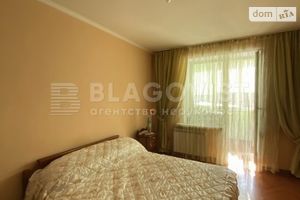 Продается 3-комнатная квартира 83 кв. м в Киеве