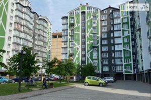 Продается 2-комнатная квартира 64 кв. м в Ивано-Франковске