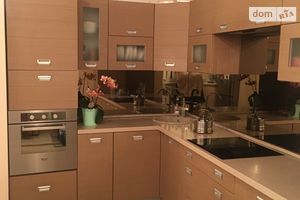 Продається 4-кімнатна квартира 140 кв. м у Хмельницькому
