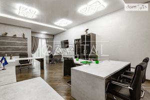 Продається торгово-офісний центр 363 кв.м