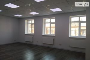 Здається в оренду офіс 50 кв. м в торгово-офісному центрі