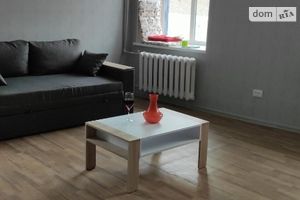 Сдается в аренду 2-комнатная квартира 55 кв. м в Мариуполе