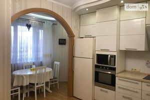 Продається 2-кімнатна квартира 67 кв. м у Одесі