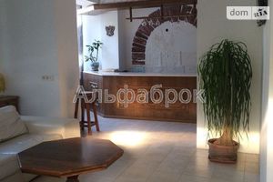 Сдается в аренду часть дома 120 кв. м с балконом