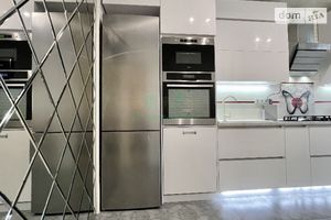 Продается 2-комнатная квартира 48 кв. м в Ирпене