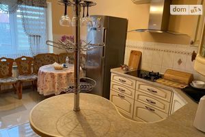Продается дом на 2 этажа 223 кв. м с гаражом