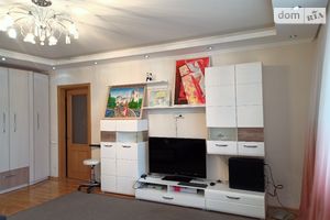 Продается 3-комнатная квартира 98 кв. м в Одессе