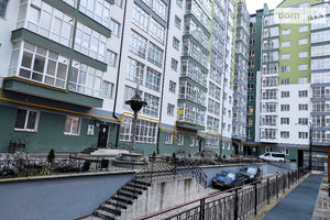 Продается 1-комнатная квартира 45 кв. м в Ивано-Франковске