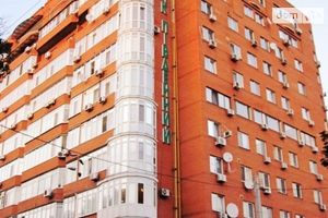 Продается подземный паркинг под легковое авто на 15 кв. м