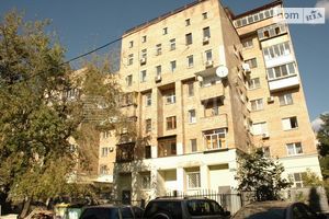 Продается 6-комнатная квартира 200 кв. м в Киеве