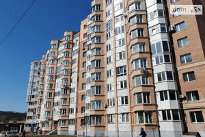 Продается 4-комнатная квартира 144.4 кв. м в Полтаве