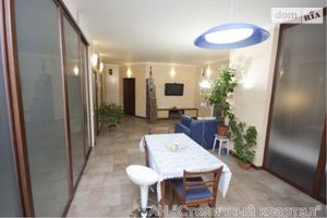 Продается 4-комнатная квартира 96 кв. м в Киеве