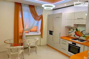 Продається 2-кімнатна квартира 72 кв. м у Хмельницькому