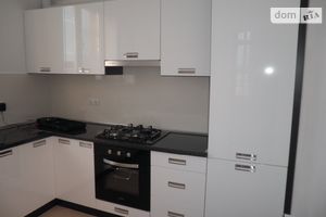 Продается 3-комнатная квартира 90 кв. м в Ужгороде