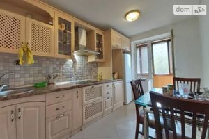 Продается 4-комнатная квартира 85 кв. м в Днепре