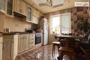 Продается 3-комнатная квартира 69.8 кв. м в Ровно