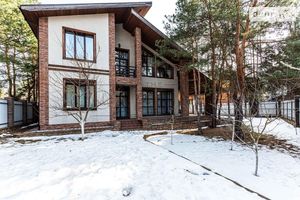Сдается в аренду дом на 2 этажа 300 кв. м с балконом