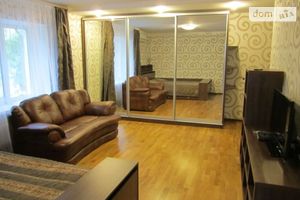 Продается 1-комнатная квартира 52 кв. м в Днепре