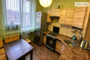 Продается 2-комнатная квартира 52 кв. м в Чернигове