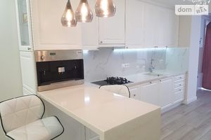 Продається 3-кімнатна квартира 92 кв. м у Тернополі