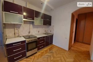 Продається 2-кімнатна квартира 50 кв. м у Тернополі