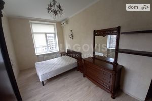 Продается 3-комнатная квартира 81 кв. м в Киеве