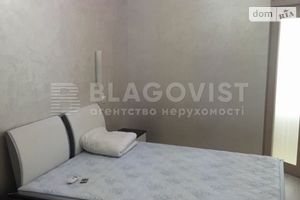 Продается 2-комнатная квартира 45 кв. м в Киеве