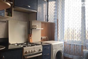 Продається 3-кімнатна квартира 63 кв. м у Кривому Розі