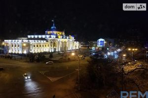 Продається об'єкт сфери послуг 136 кв. м в 4-поверховій будівлі