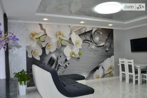 Продается 3-комнатная квартира 107 кв. м в Тернополе