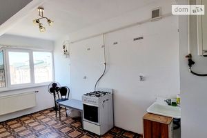 Продається 2-кімнатна квартира 68 кв. м у Чернівцях