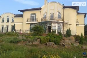 Продается дом на 2 этажа 882 кв. м с беседкой